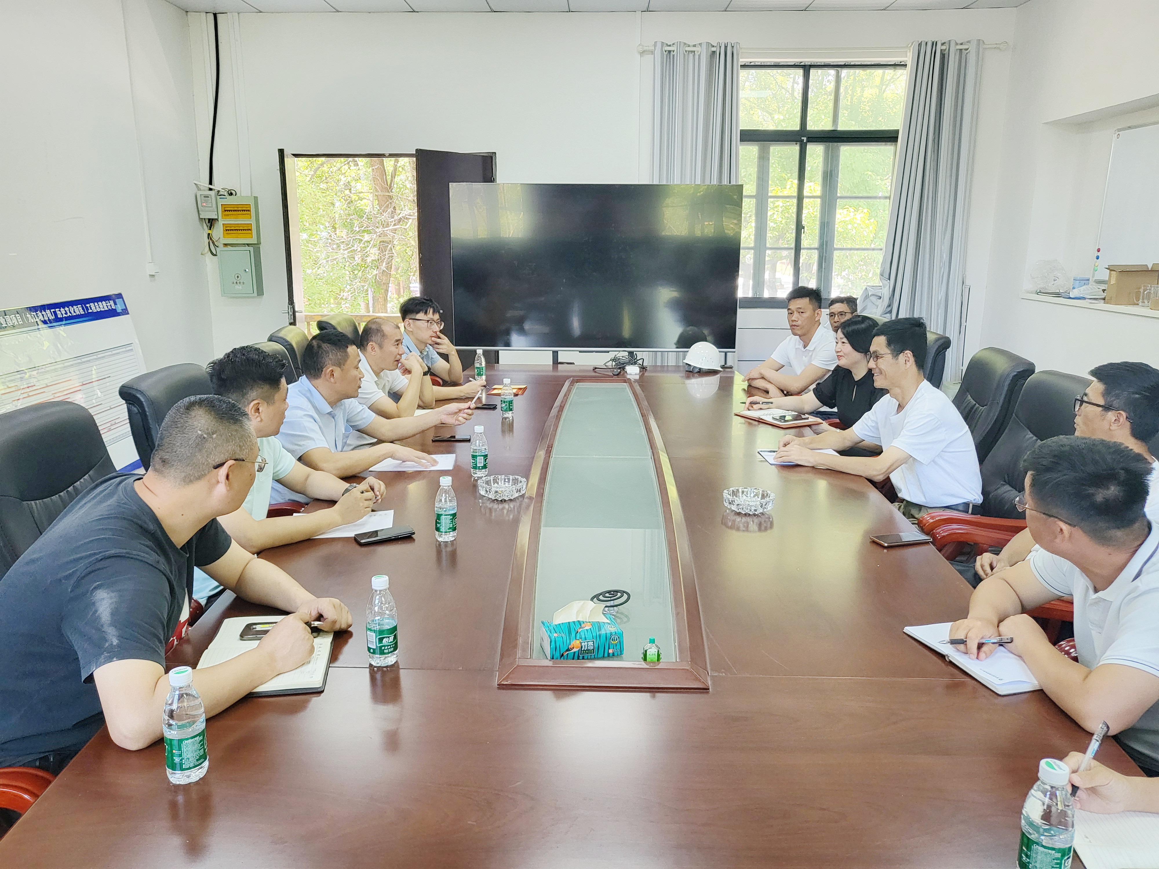 市國(guó)控集團(tuán)黨委副書記、總經(jīng)理項(xiàng)飛主持召開九動(dòng)文創(chuàng)園項(xiàng)目建設(shè)推進(jìn)會(huì)